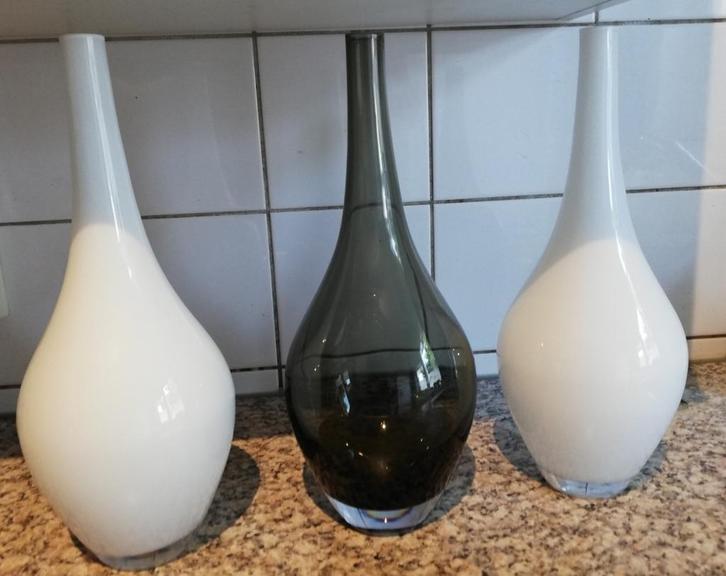 Vaas. IKEA SALONG. Design Johanna Jellinek. 3 st. 31 cm., Huis en Inrichting, Woonaccessoires | Vazen, Zo goed als nieuw, Overige kleuren