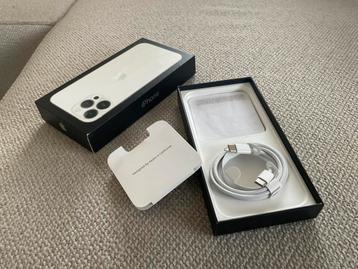 Iphone 13 Pro Max Doosje en Originele Laadkabel €15,- beschikbaar voor biedingen
