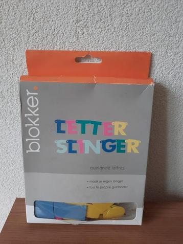 NIEUW! Blokker Gekleurde Letter Slinger beschikbaar voor biedingen