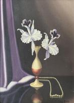 Tilly Moes (1899-1979) -Stilleven met lelies en parelcollier, Antiek en Kunst, Kunst | Schilderijen | Klassiek, Ophalen of Verzenden