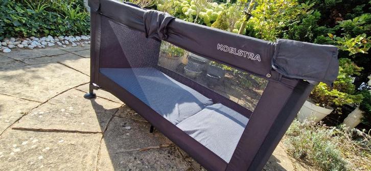 Koelstra Travelsleeper T5 Campingbedje Zwart, Kinderen en Baby's, Kinderkamer | Bedden, Gebruikt, Minder dan 140 cm, Minder dan 70 cm