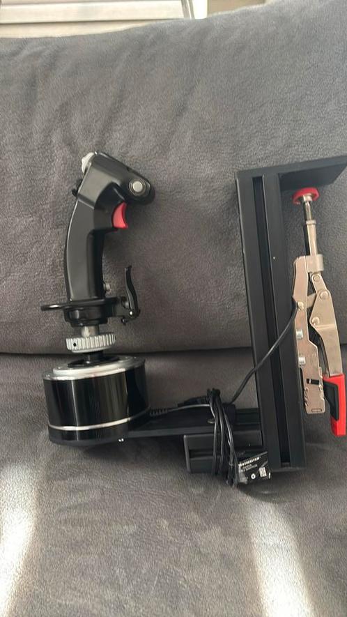 Thrustmaster Hotas Warthog Joystick + deskmount, Spelcomputers en Games, Spelcomputers | Overige Accessoires, Zo goed als nieuw