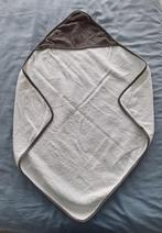 Badstof omslagdoek wit met grijze rand en mutsje 70 X 66 cm, Ophalen of Verzenden, Overige typen, Overige merken