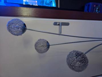 Staande lamp met 3 bollen beschikbaar voor biedingen