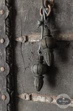 Houten klos ornament hanger leren veter hang stoer sober