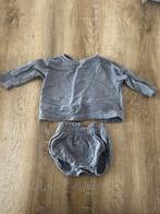 Grijsblauw setje maat 74 shirt en kort broekje baby unisex, Kinderen en Baby's, Babykleding | Maat 74, Ophalen of Verzenden, Zo goed als nieuw