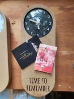 Present Time klok - memoboard, Ophalen of Verzenden, Nieuw, Analoog, Wandklok