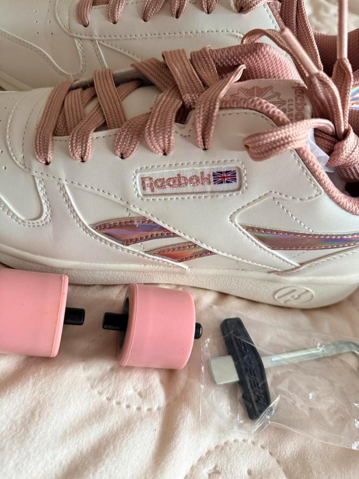 Heelys x Reebok maat 40,5 - Nieuw in doos!, Kleding | Dames, Schoenen, Nieuw, Sneakers of Gympen, Wit, Verzenden