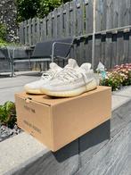 Yeezy 350 unisex, Wit, Ophalen of Verzenden, Yeezy, Sneakers of Gympen