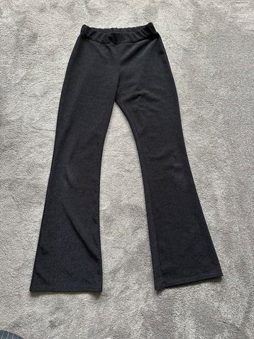 Flared broek zwart glitter mt L beschikbaar voor biedingen