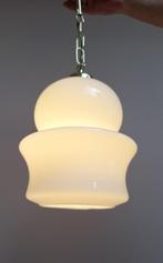 Vintage Murano opaline messing melkglas hanglamp Eglo, Huis en Inrichting, Ophalen, Zo goed als nieuw, Art deco mid century, Glas