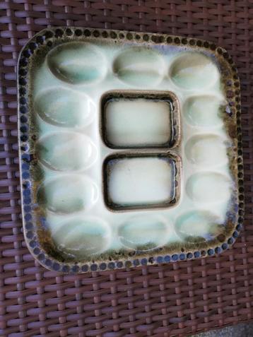 Ceramano, retro schaal voor 12 eieren prachtige kleuren beschikbaar voor biedingen