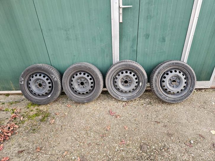 Winterbanden set 155/65R14 - Aygo, 107, C1, Auto-onderdelen, Banden en Velgen, Banden en Velgen, Winterbanden, 14 inch, 155 mm
