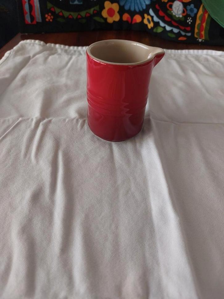 Le Creuset melkkan Cerise, Huis en Inrichting, Keuken | Keukenbenodigdheden, Gebruikt, Ophalen of Verzenden