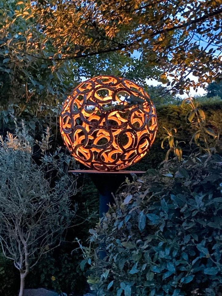 Mooi tuinornament tuinbeeld ornament hoefijzerkunst roest, Tuin en Terras, Tuinbeelden, Ophalen of Verzenden