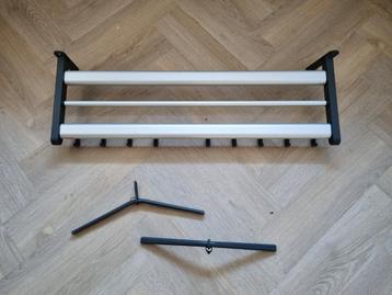 Kapstok van Esch 100 cm met 9 haken, en 10 hangers beschikbaar voor biedingen