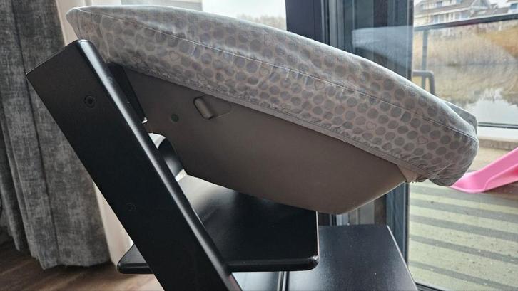 Stokke Tripp Trapp Newborn Set + Extra Hoes & Speelboog, Kinderen en Baby's, Kinderstoelen, Zo goed als nieuw, Meegroeistoel, Gordel(s)