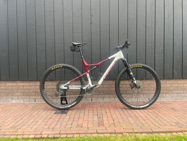 Orbea Oiz H20 uit 2025 incl dropper post, Fietsen en Brommers, Fietsen | Mountainbikes en ATB, Zo goed als nieuw, Overige merken