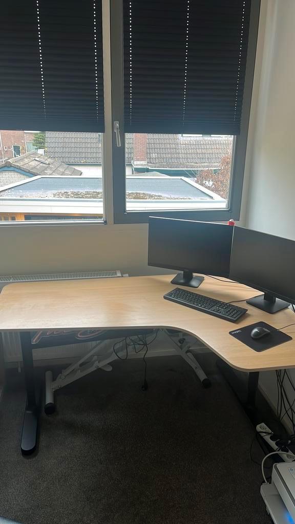 Hoek bureau en bureau stoel ikea, Huis en Inrichting, Bureaus, Zo goed als nieuw, Bureau, Ophalen