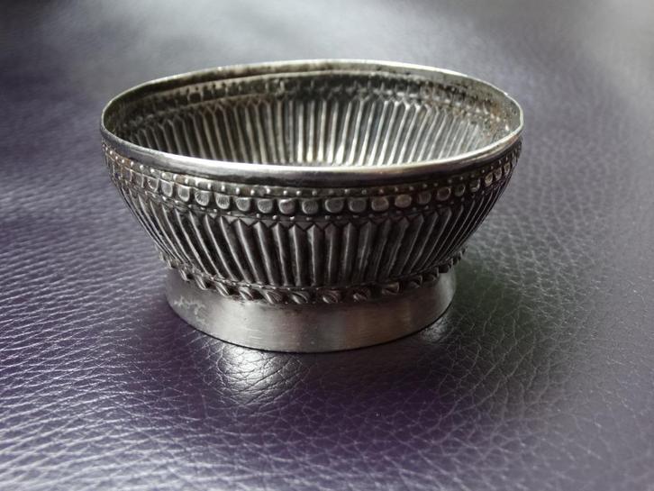 Zilveren kom, kommetje smalle ribben langs de body, gemerkt, Antiek en Kunst, Antiek | Goud en Zilver, Zilver, Verzenden