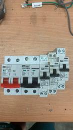 Emat hoofd schakelaar en groepen, Hobby en Vrije tijd, Elektronica-componenten, Ophalen of Verzenden, Gebruikt