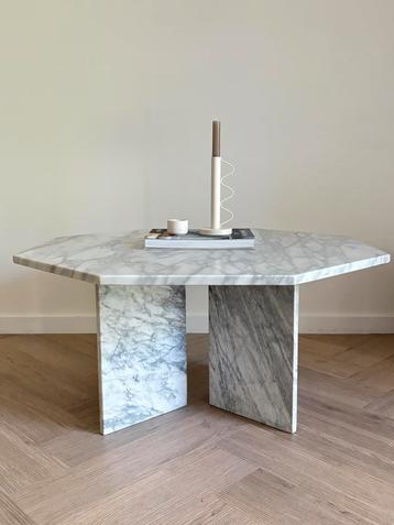 Marmer Carrara, 8 hoekig salontafel  beschikbaar voor biedingen
