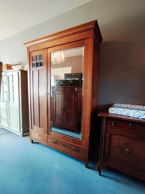 Vintage kledingkast DEMONTABEL / massief eiken met spiegel, Kinderen en Baby's, Kinderkamer | Commodes en Kasten, Zo goed als nieuw