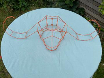 Oranje 3d waterbuffel sculptuur beschikbaar voor biedingen