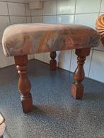 Vintage gestoffeerd voetenbankje., Ophalen, Hout, Minder dan 50 cm, Minder dan 50 cm