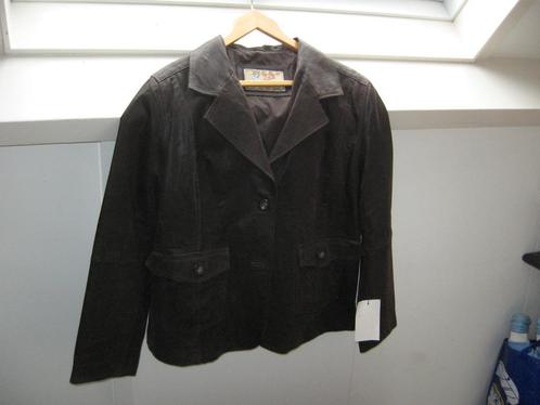 Leuke vlotte NW Dames leren jas m 50 bruin €50.00 m kaartje, Kleding | Dames, Jassen | Zomer, Nieuw, Maat 46/48 (XL) of groter
