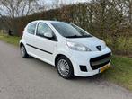 Peugeot 107 5drs 2011 | APK NW | NAP | airco | elek ramen |, Voorwielaandrijving, Stof, Metallic lak, Wit