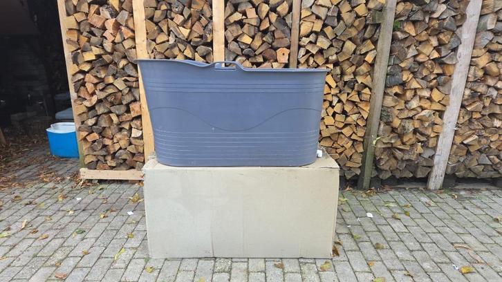 Zitbad plastic 230L - 1 Nieuw en 1 gebruikt, Huis en Inrichting, Badkamer | Badkamermeubels, Nieuw, Overige typen, 100 tot 150 cm