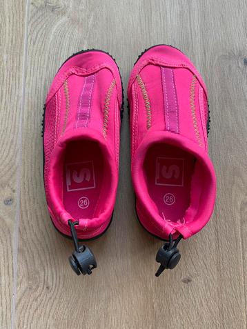 Waterschoenen roze maat 26 beschikbaar voor biedingen