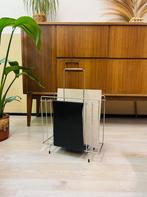 Vintage lectuurrek tijdschriftenbak jaren 60 chroom leer, Huis en Inrichting, Woonaccessoires | Krantenbakken en Lectuurbakken