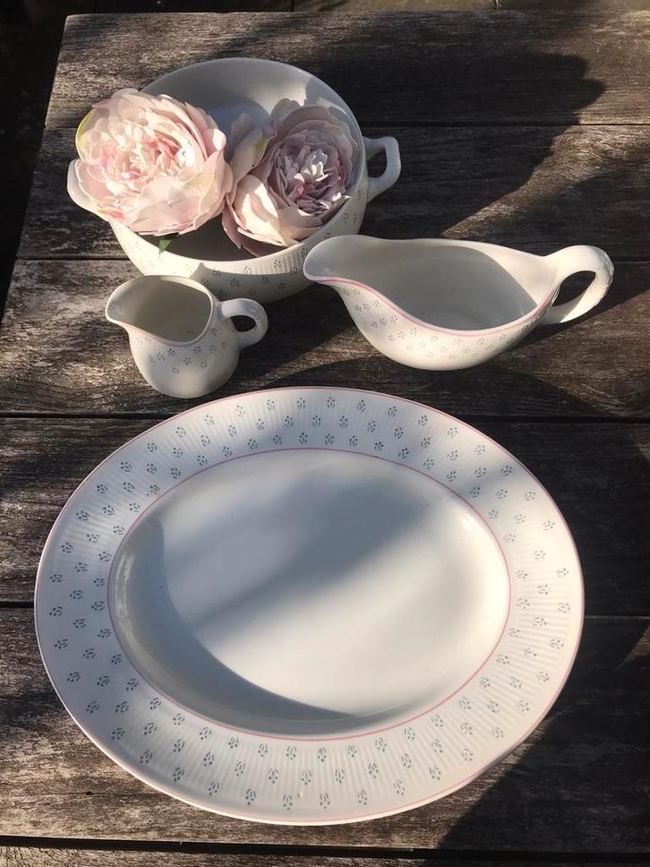 Servies - Furnivals, decor Emily, Huis en Inrichting, Keuken | Servies, Zo goed als nieuw, Overige typen, Overige stijlen, Aardewerk