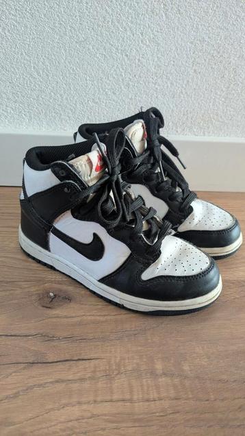 Nike panda hoog maat 30 beschikbaar voor biedingen