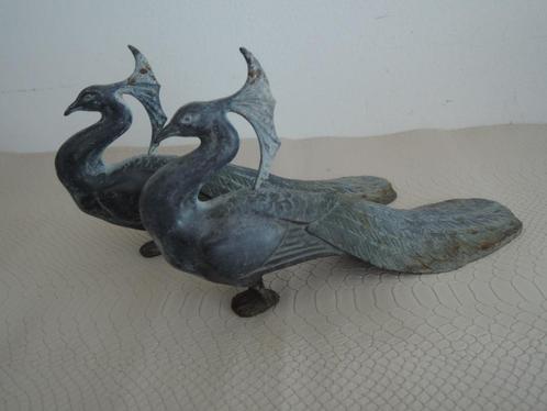 Twee ouderwetse metalen vogels / pauwen, Antiek en Kunst, Curiosa en Brocante, Ophalen of Verzenden