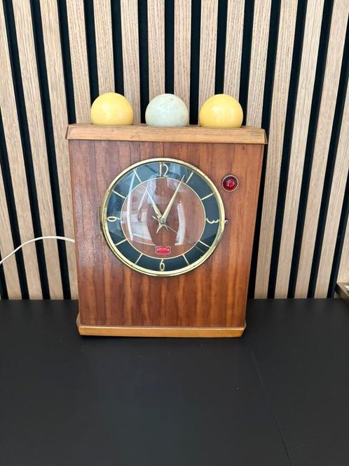 Prisma biljartklok inclusief 3 ballen., Sport en Fitness, Biljarten en Poolen, Zo goed als nieuw, Biljarttafel, Ophalen of Verzenden