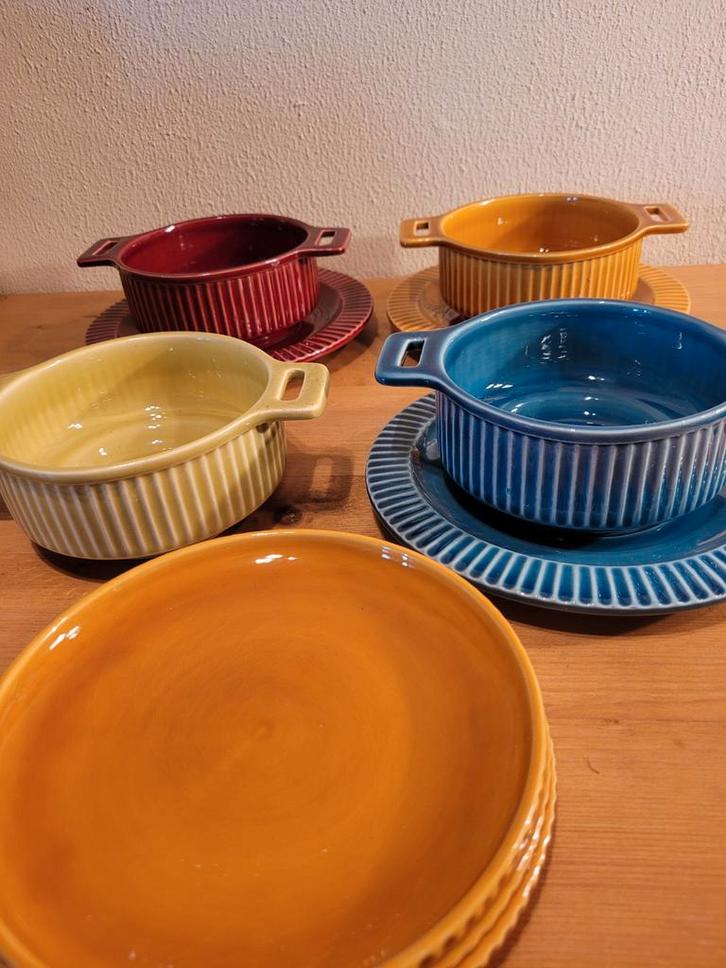 4 Noovo soepkom Driehoek Huizen schotel soepkommen bordjes, Huis en Inrichting, Keuken | Servies, Zo goed als nieuw, Kom(men)