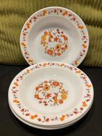 Vintage diep bord Arcopal (031024), Gebruikt, Ophalen of Verzenden, Glas, Bord(en)