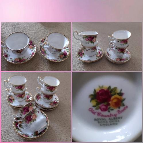 Royal Albert kop en schotels, e.a. bloemetjes kop en schotel, Antiek en Kunst, Antiek | Servies compleet, Ophalen of Verzenden