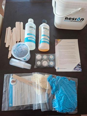 Resin art starterspakket met mallen en glitters beschikbaar voor biedingen