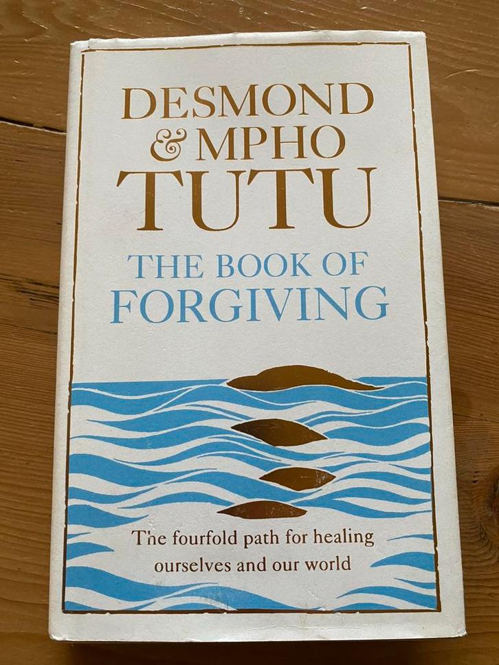 The book of forgiving - Desmond & Mpho Tutu, Boeken, Esoterie en Spiritualiteit, Gelezen, Achtergrond en Informatie, Overige onderwerpen