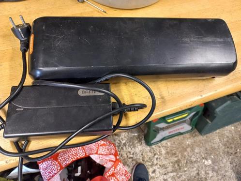 Bafang accu HT1204DA + acculader SSLC100V49, Fietsen en Brommers, Fietsaccessoires | Fietsaccu's, Gebruikt, Ophalen of Verzenden