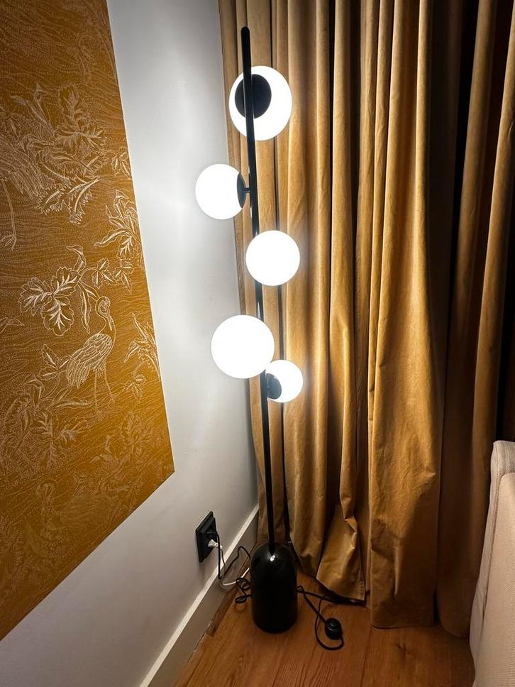 Stijlvolle Made vloerlamp - 163 cm - Inclusief lampen, Huis en Inrichting, Lampen | Vloerlampen, Zo goed als nieuw, 150 tot 200 cm