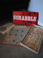 Scrabble, originele rode doos met houten letters en plankjes, Ophalen of Verzenden, Een of twee spelers, Zo goed als nieuw