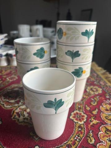 6 bekers groen boerenbond beschikbaar voor biedingen