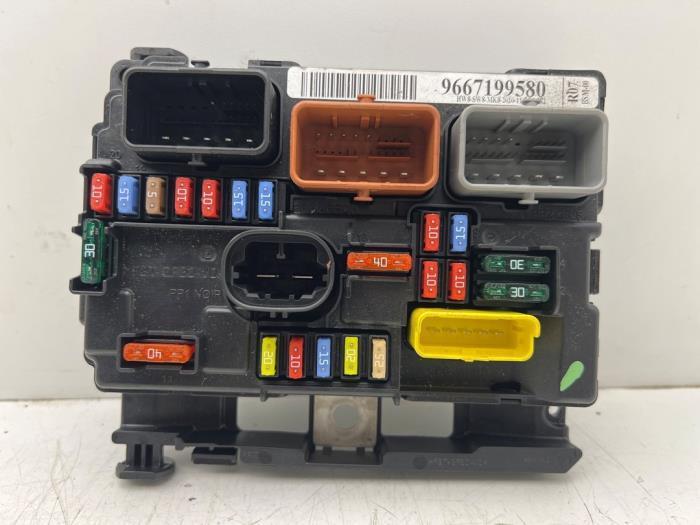 Zekeringkast van een Peugeot 207, Auto-onderdelen, Elektronica en Kabels, Gebruikt, 3 maanden garantie, Ophalen of Verzenden