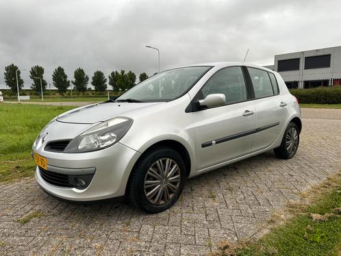 Renault Clio 1.4 16V 72KW Auth 5-DRS E4 2006 Grijs, Auto's, Renault, Particulier, Clio, Airbags, Airconditioning, Centrale vergrendeling