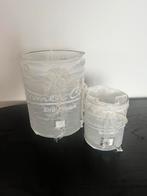 Riviera Maison windlichten mt L en S wit voile eromheen, Huis en Inrichting, Overige materialen, Wit, Ophalen of Verzenden, Zo goed als nieuw